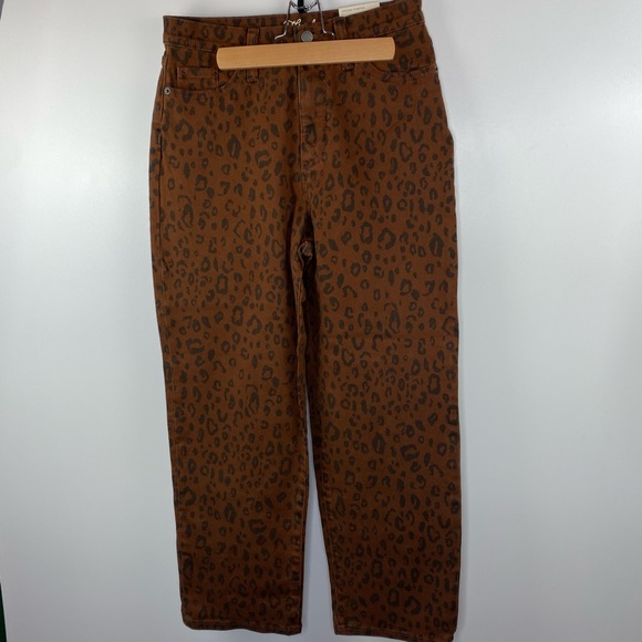 NWT UNIVERSAL THREAD Super High Rise Vintage Straight Leopard Jeans - Picture 7 of 16